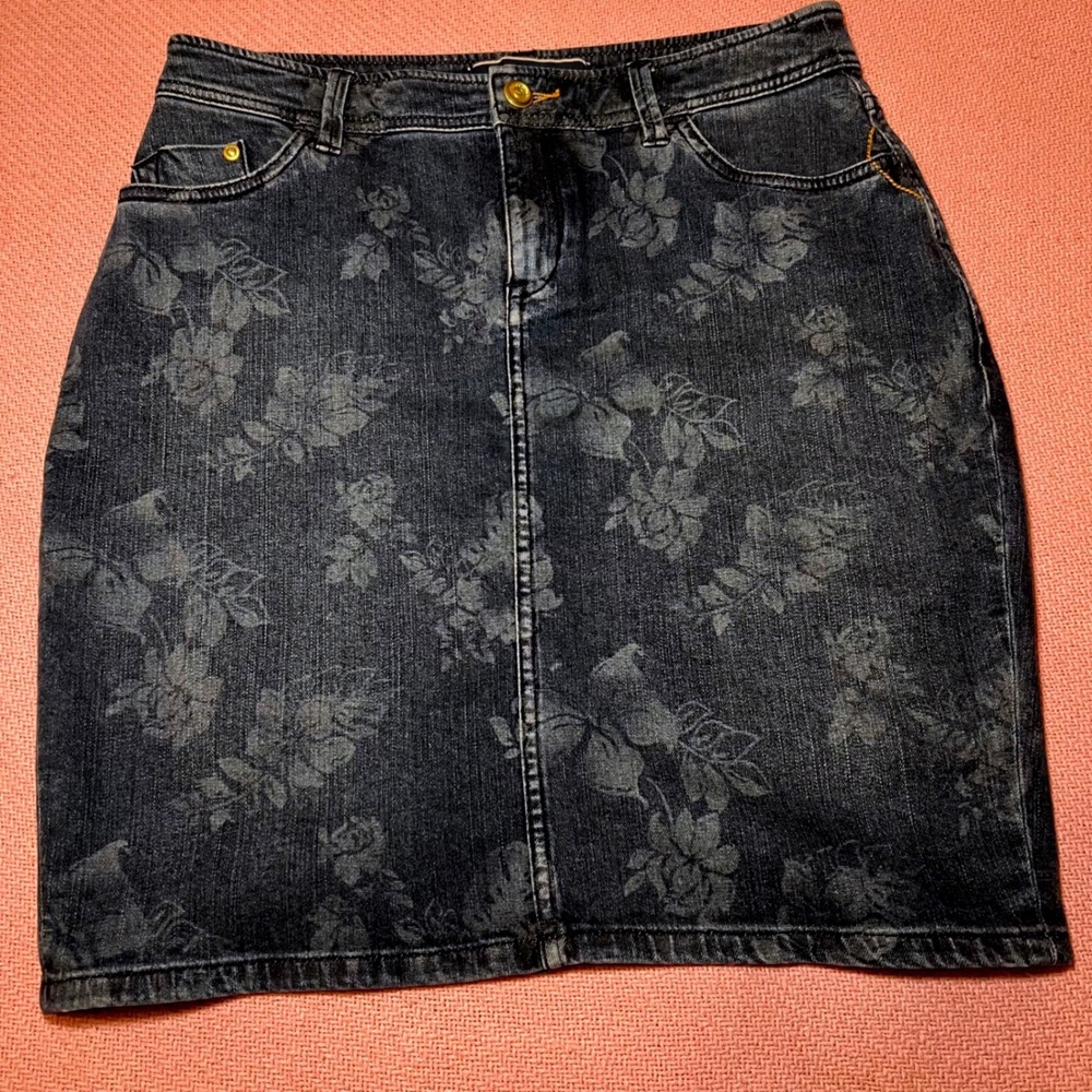 Tommy Bahama Floral Denim Mini Skirt Dark‎ Wash Rose Print Size 6 Cotton Tencel